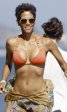 19. Сиськи Halle Berry