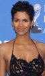 25. Сиськи Halle Berry фото
